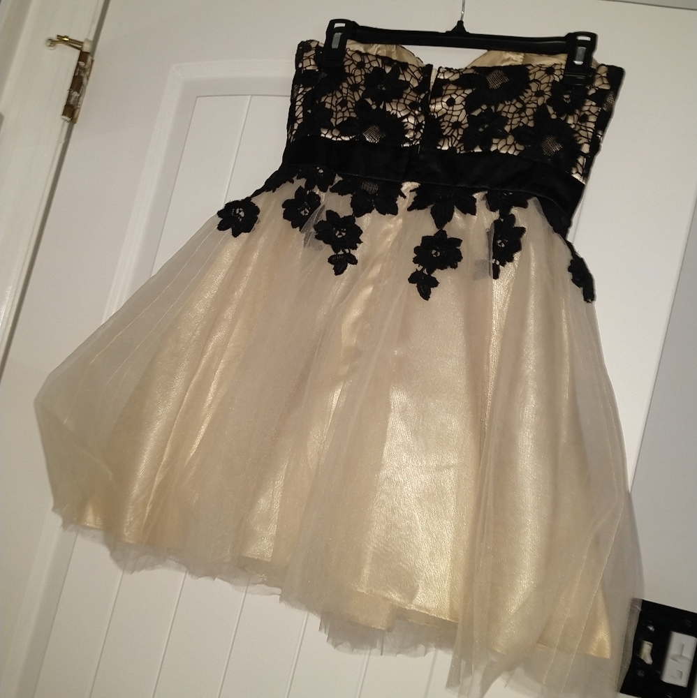 Dress - Picture 2 of 3